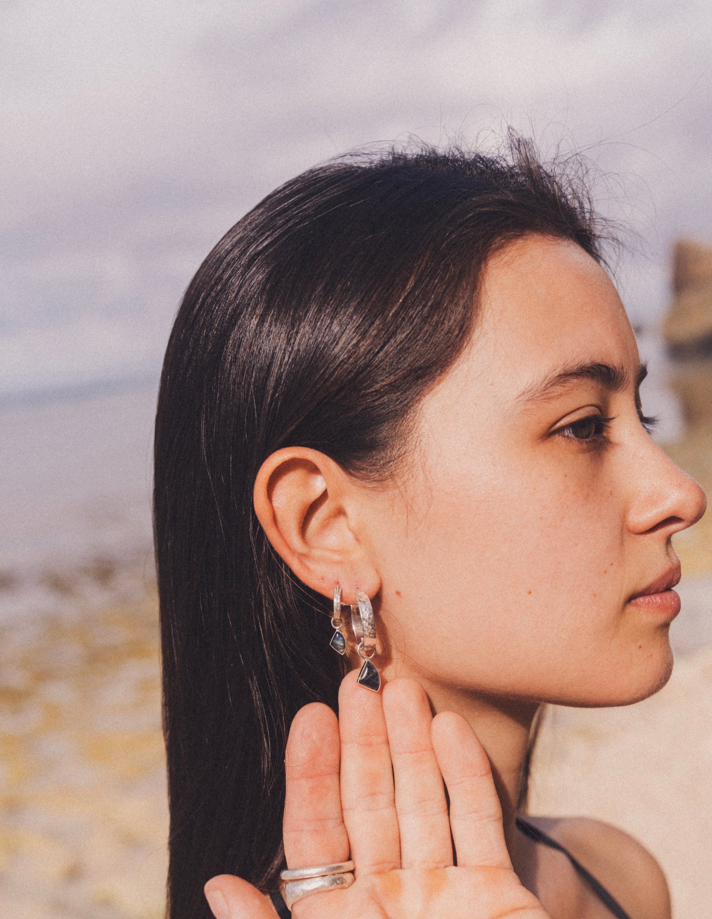 KAY Earrings 925 silver with Labradorite stone.