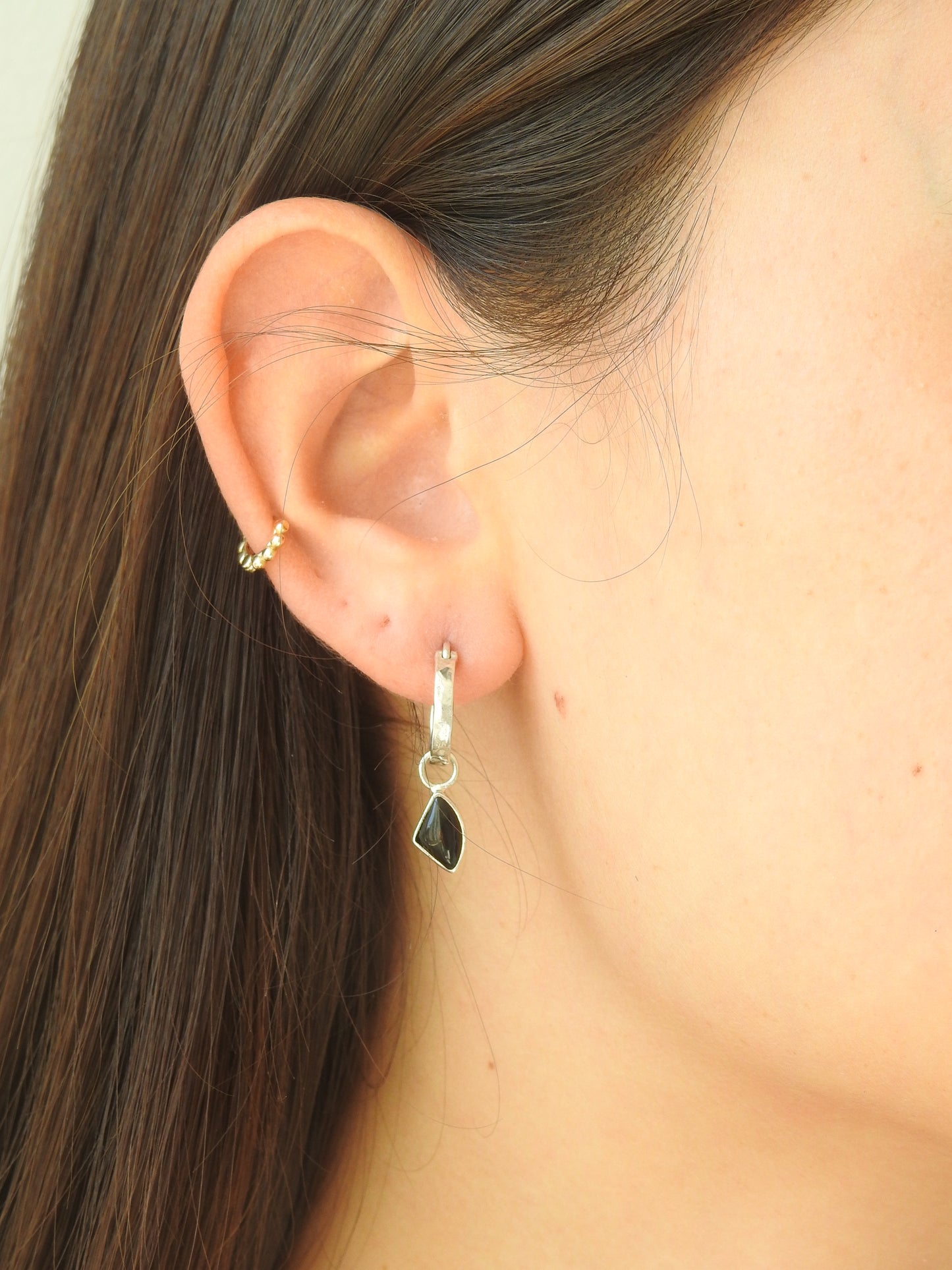 Kay Earrings 925 silver with black onyx stone.